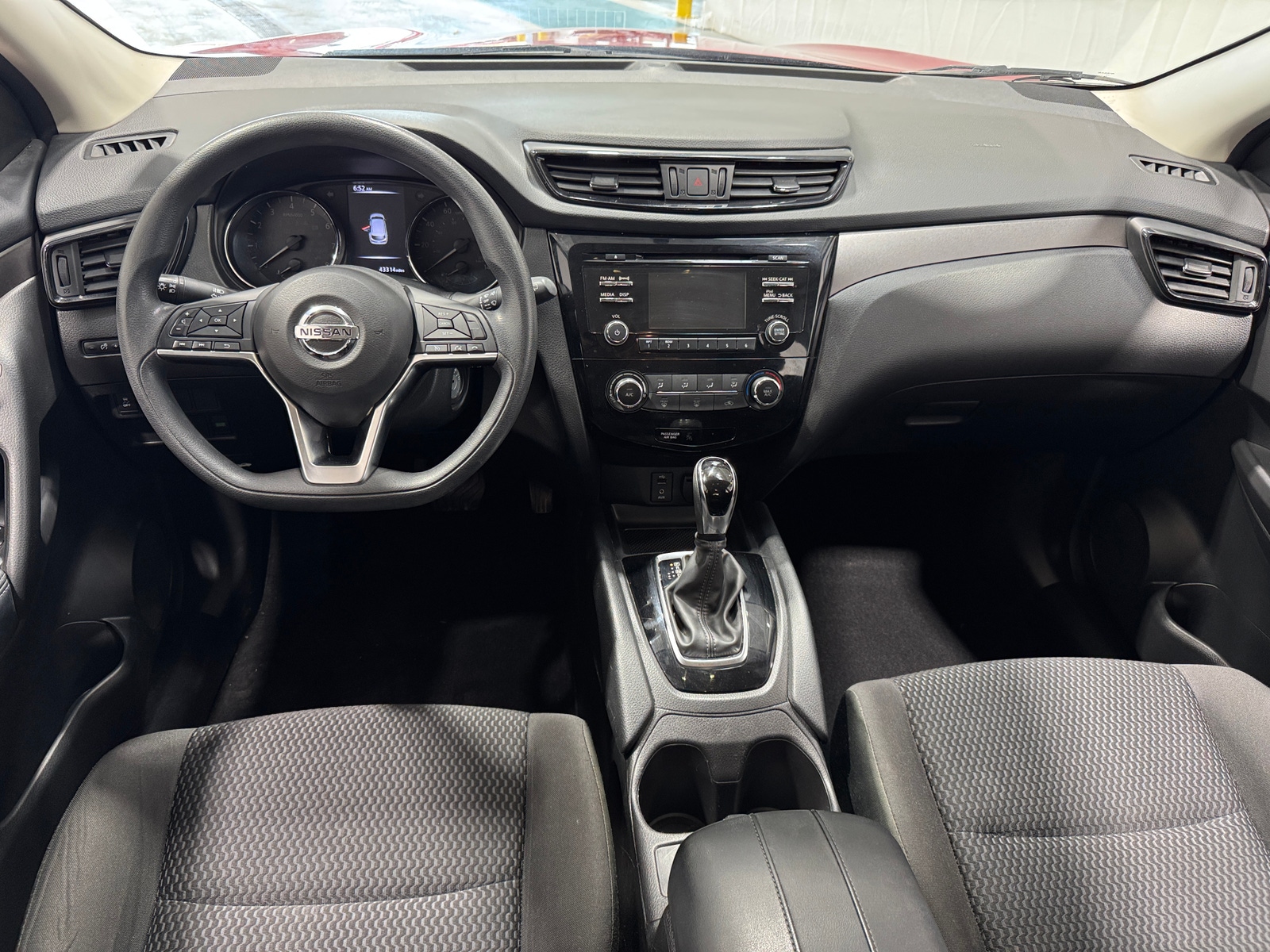 Thumbnail: 2018 Nissan Rogue Sport - 3