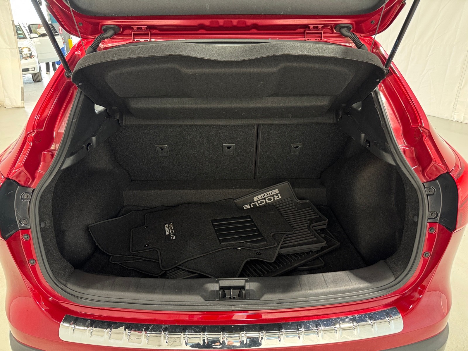 Thumbnail: 2018 Nissan Rogue Sport - 7