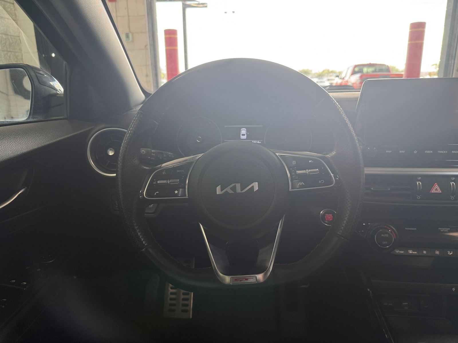 Thumbnail: 2023 Kia Forte - 4