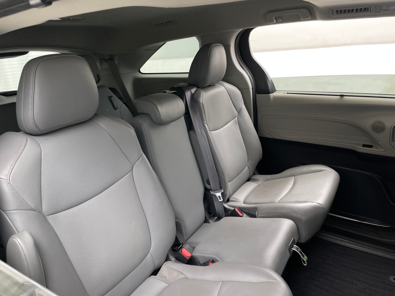 Thumbnail: 2021 Toyota Sienna - 5