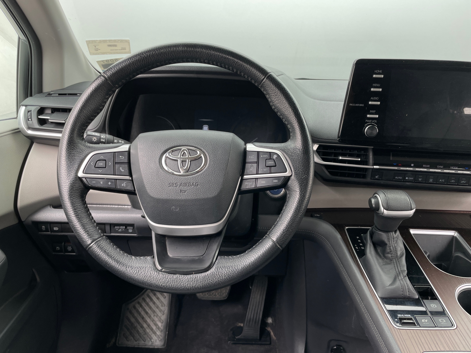 Thumbnail: 2021 Toyota Sienna - 4