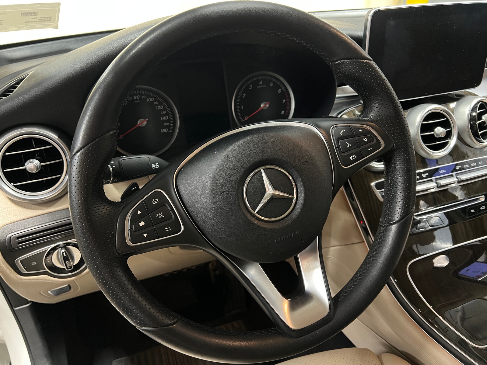 Thumbnail: 2017 Mercedes-Benz GLC - 4