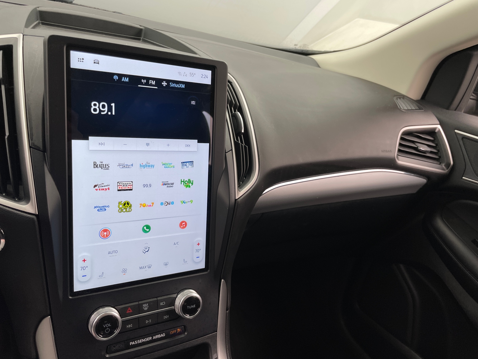 Thumbnail: 2021 Ford Edge - 3