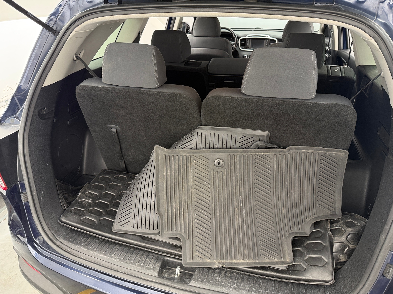 Thumbnail: 2018 Kia Sorento - 7