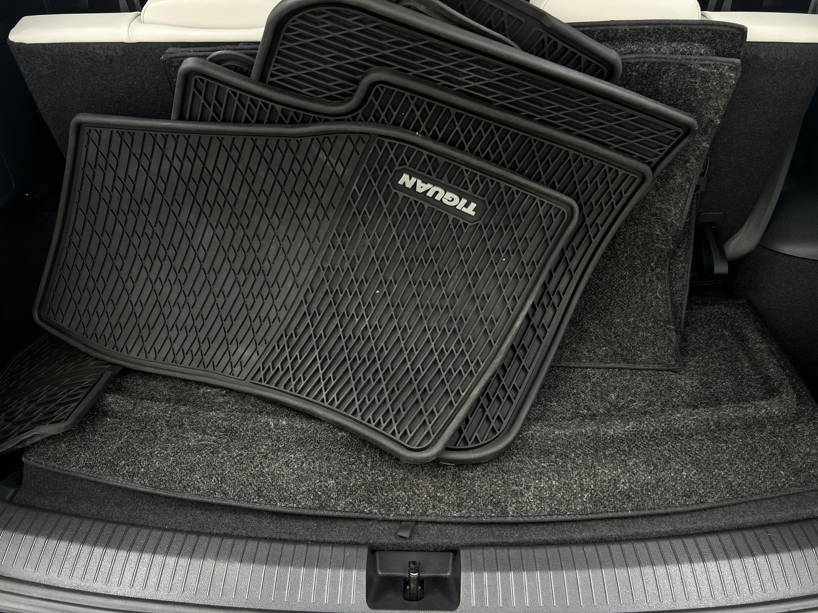 Thumbnail: 2021 Volkswagen Tiguan - 6