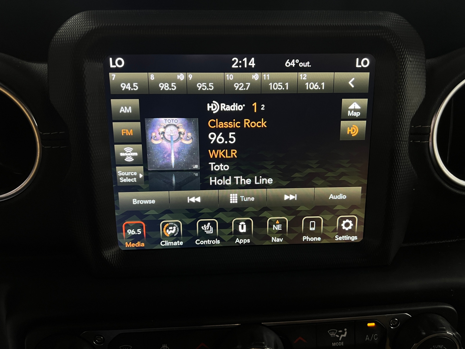 Thumbnail: 2022 Jeep Wrangler - 3