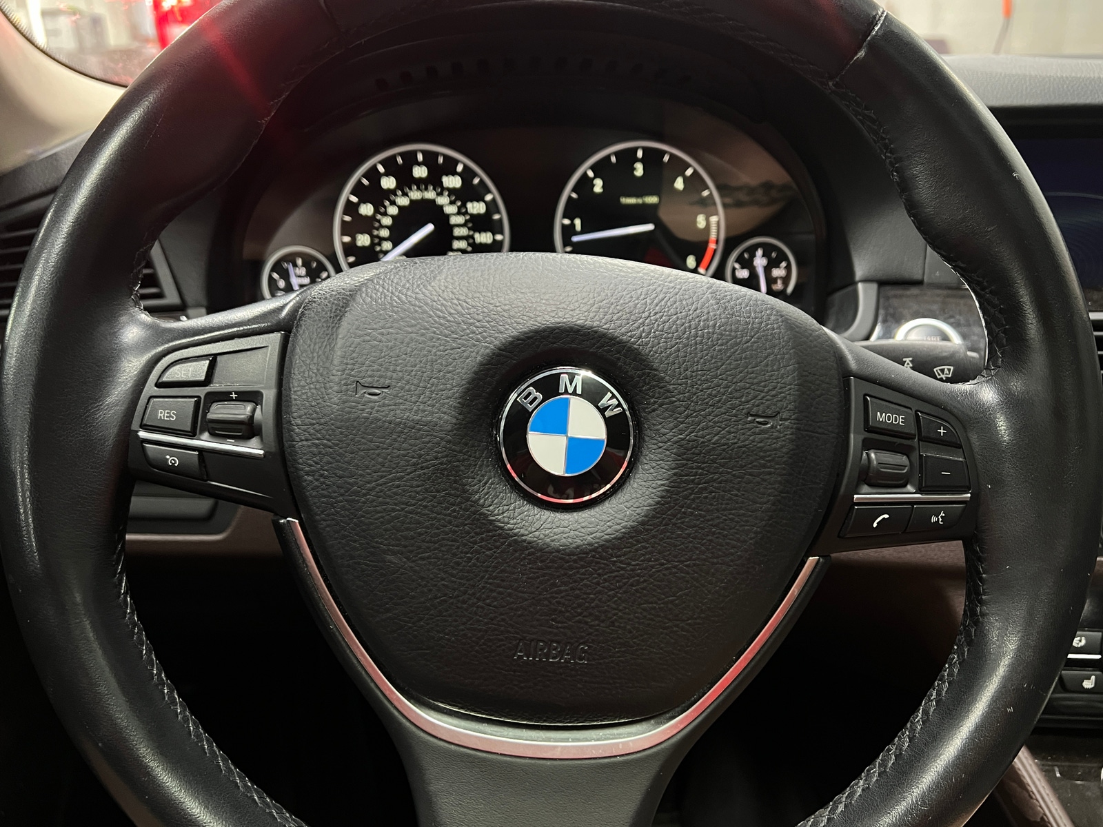 Thumbnail: 2014 BMW 5 Series - 4