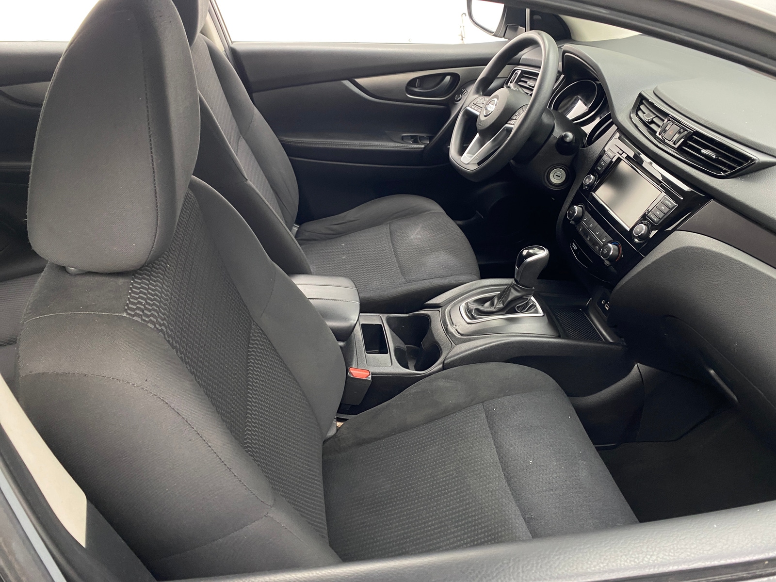 Thumbnail: 2021 Nissan Rogue Sport - 2