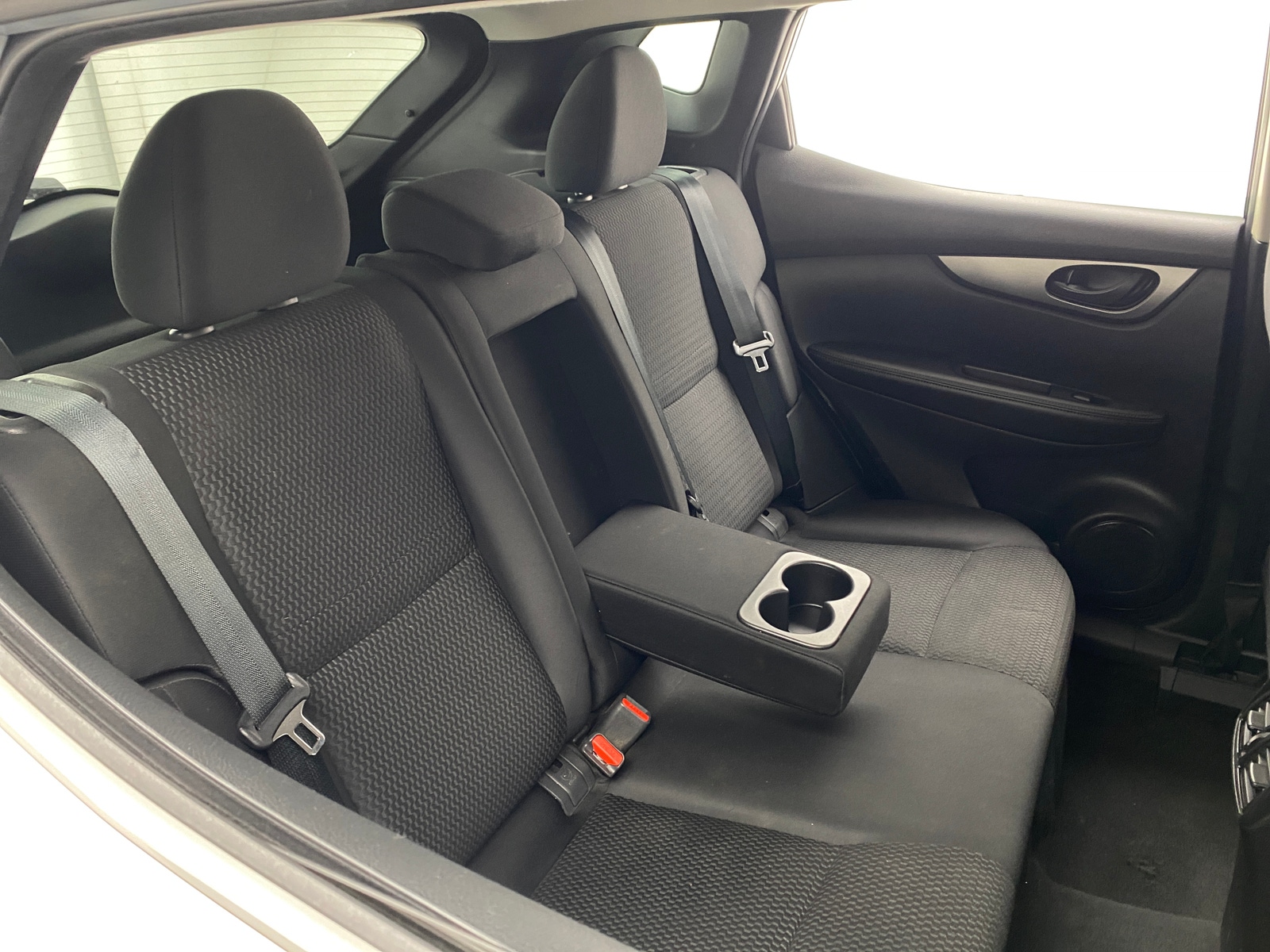 Thumbnail: 2021 Nissan Rogue Sport - 6