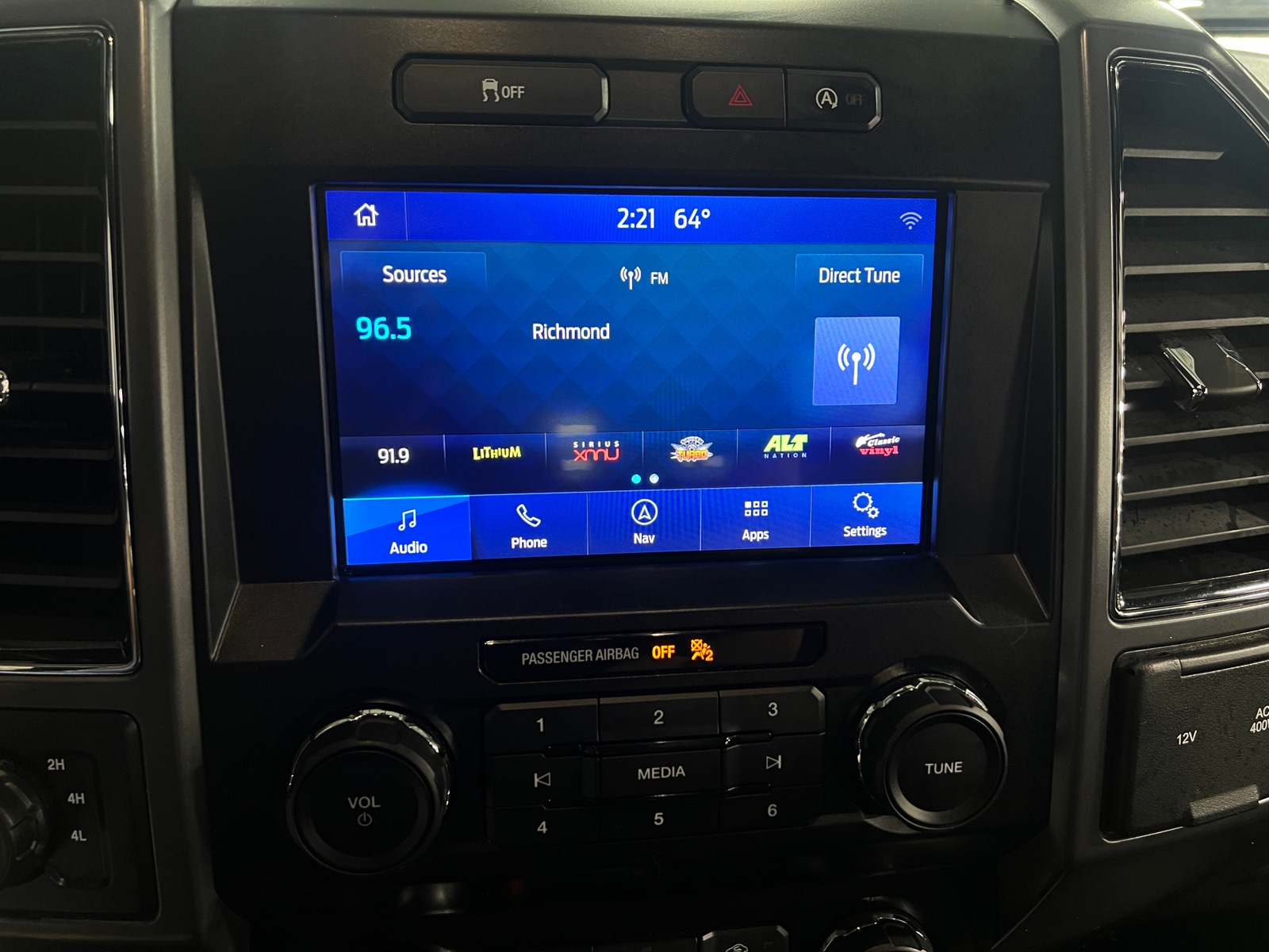 Thumbnail: 2020 Ford Econoline - 4