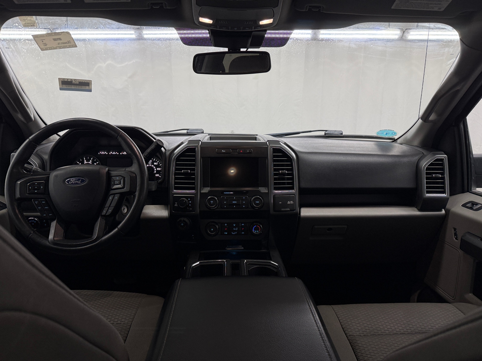 Thumbnail: 2019 Ford Econoline - 3