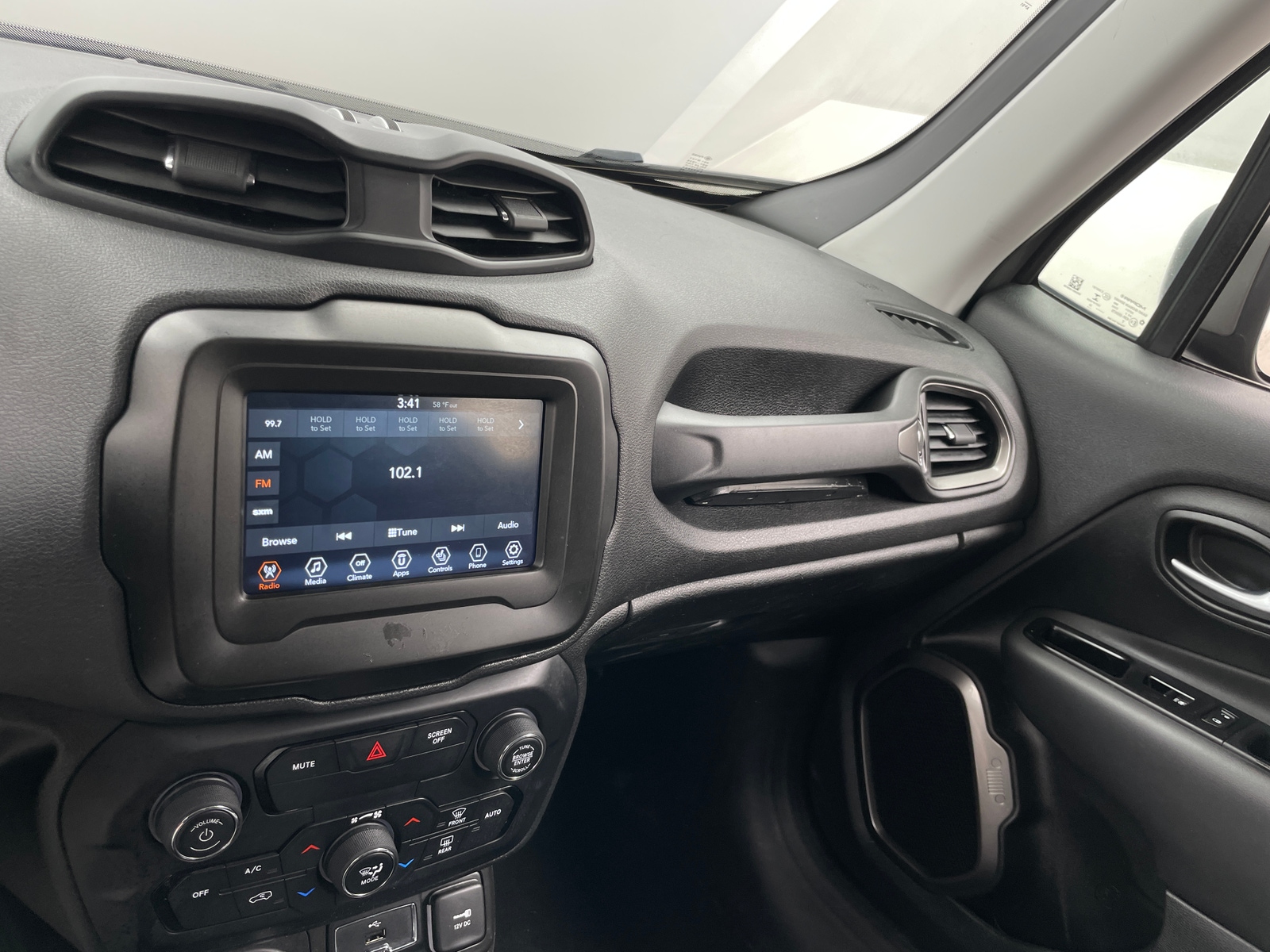 Thumbnail: 2020 Jeep Renegade - 3