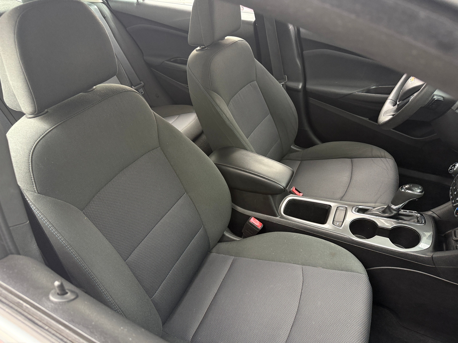 Thumbnail: 2018 Chevrolet Cruze - 2