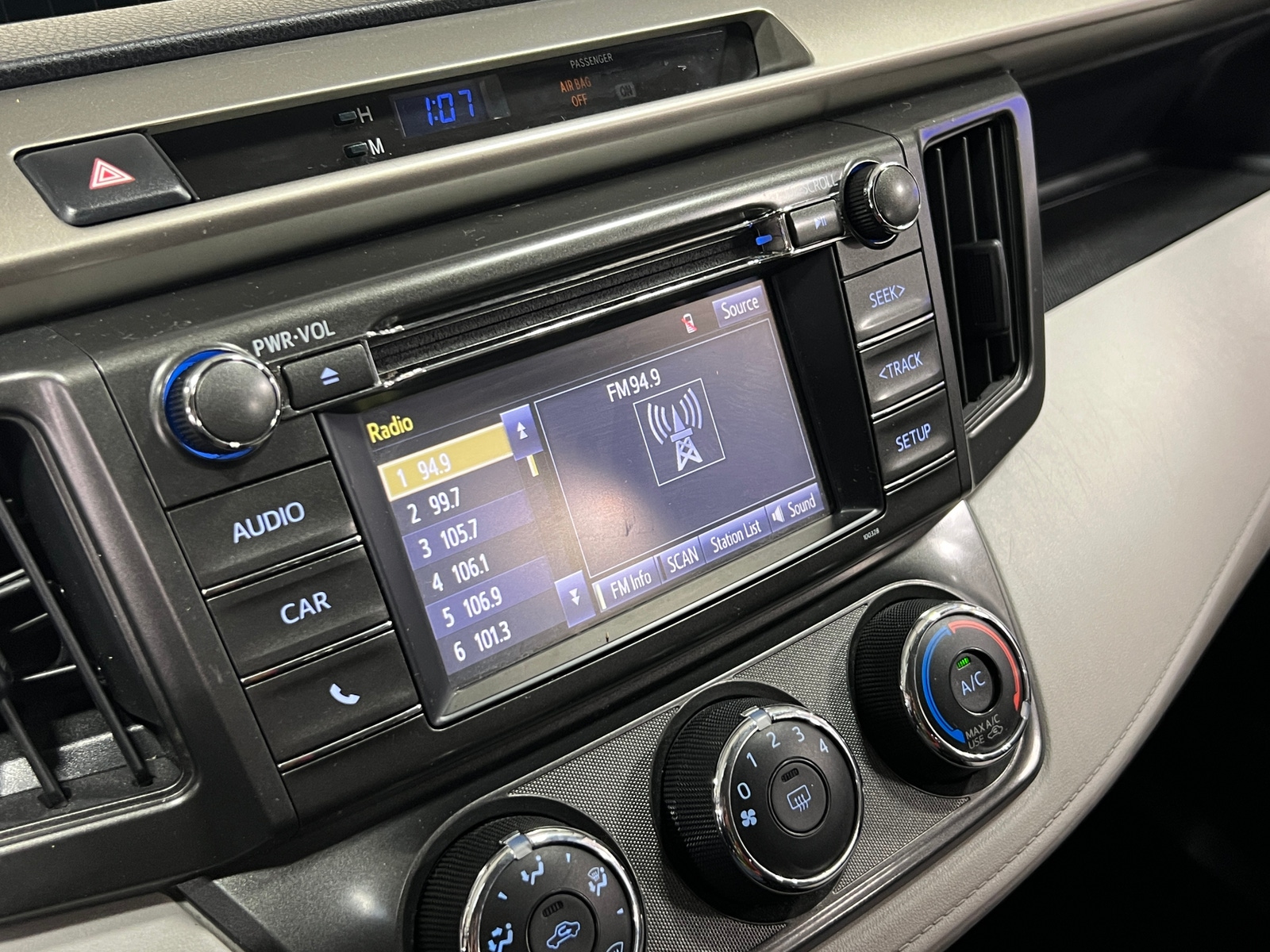 Thumbnail: 2014 Toyota RAV4 - 4