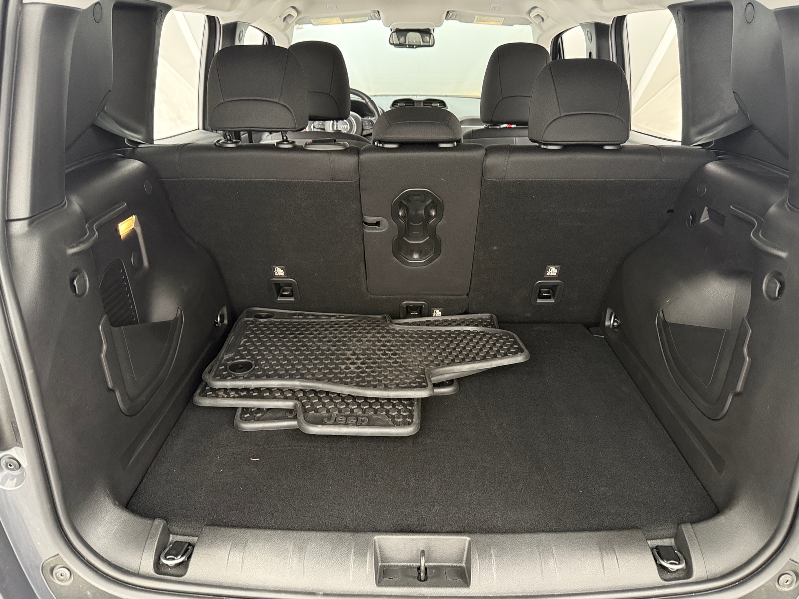 Thumbnail: 2022 Jeep Renegade - 7