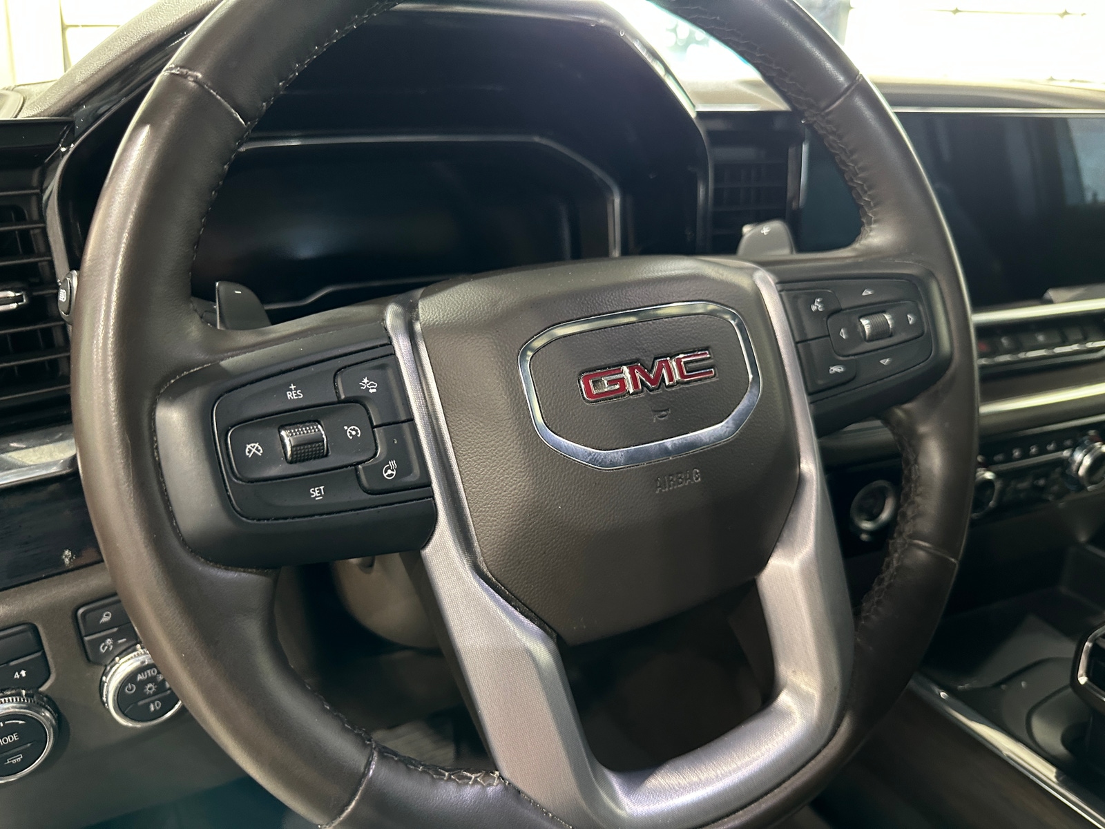 Thumbnail: 2023 GMC Sierra 1500 - 4