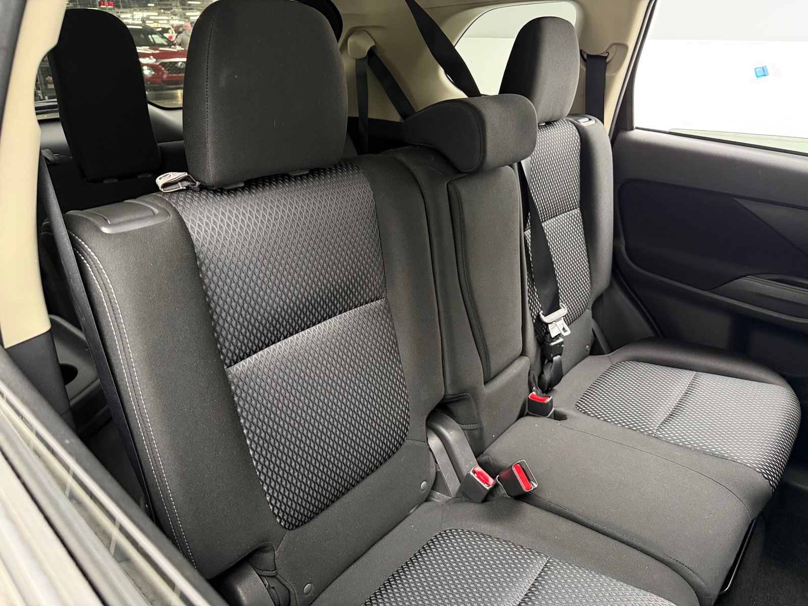 Thumbnail: 2018 Mitsubishi Outlander - 6