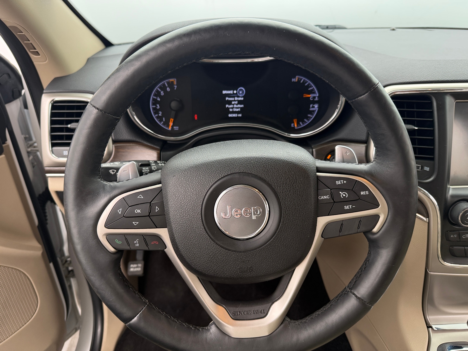 Thumbnail: 2017 Jeep Grand Cherokee - 4