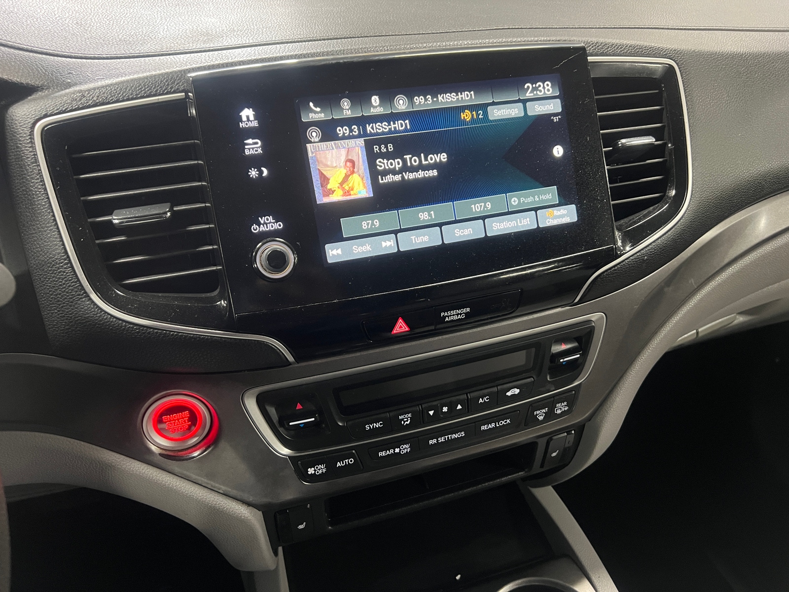 Thumbnail: 2019 Honda Pilot - 4