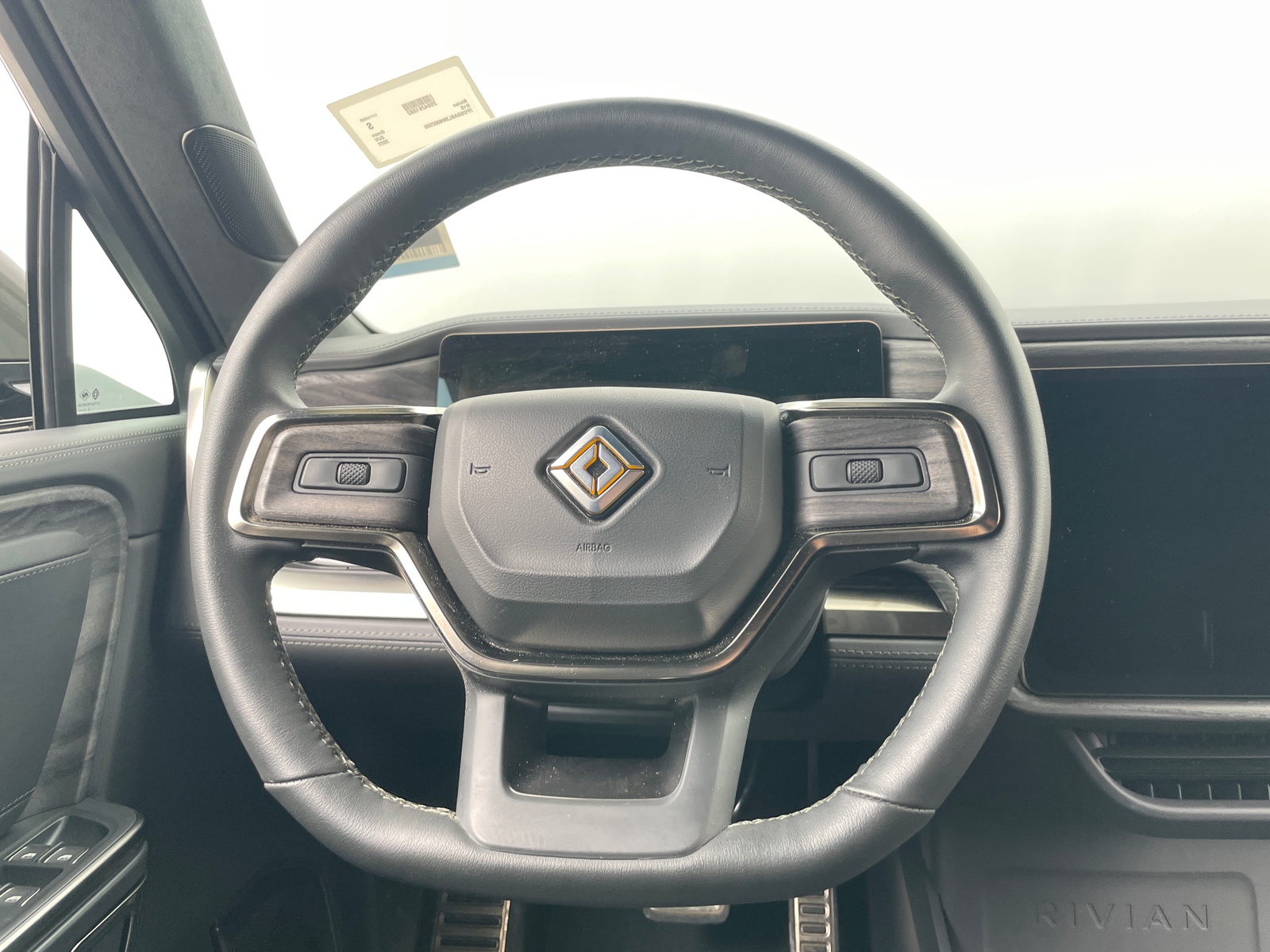 Thumbnail: 2022 Rivian R1S - 4