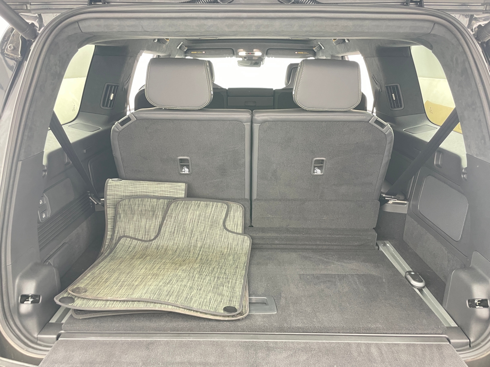 Thumbnail: 2022 Rivian R1S - 6