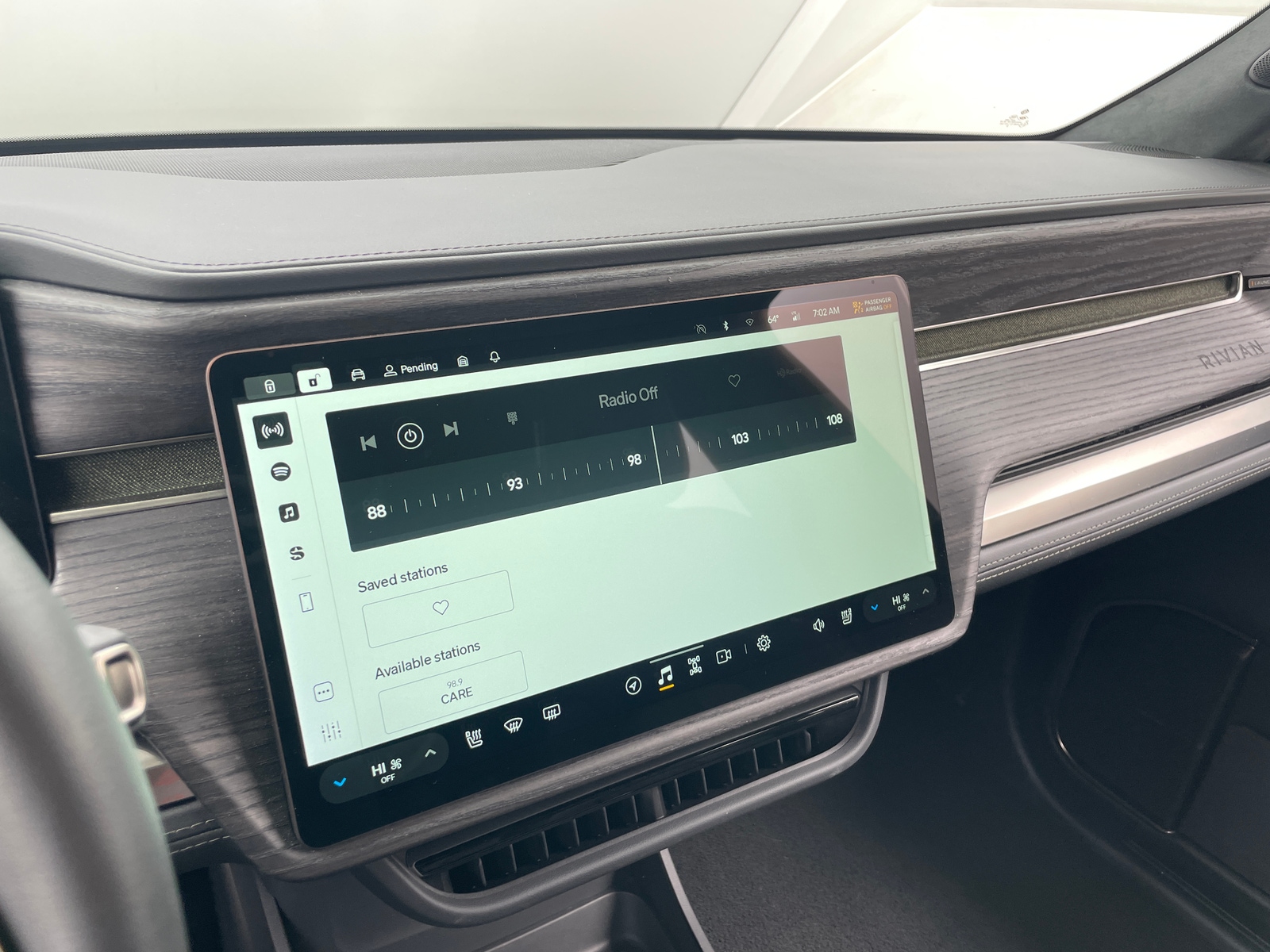 Thumbnail: 2022 Rivian R1S - 3