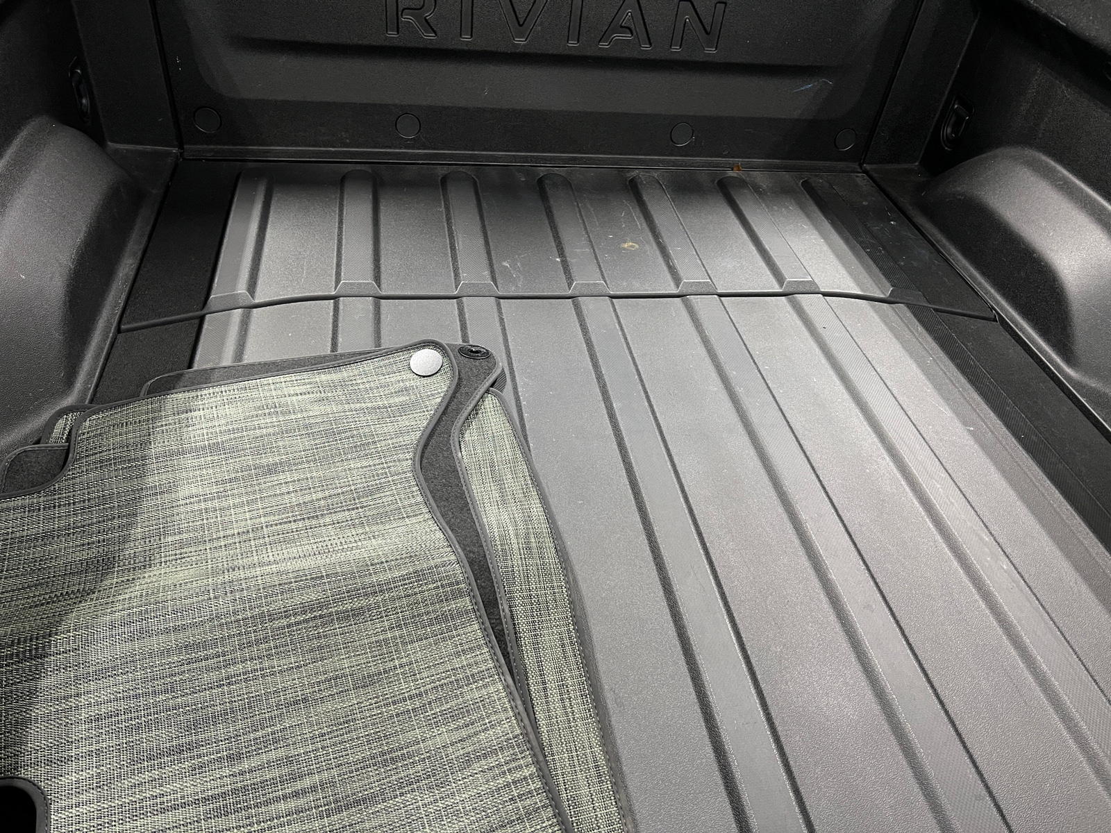 Thumbnail: 2023 Rivian R1T - 6