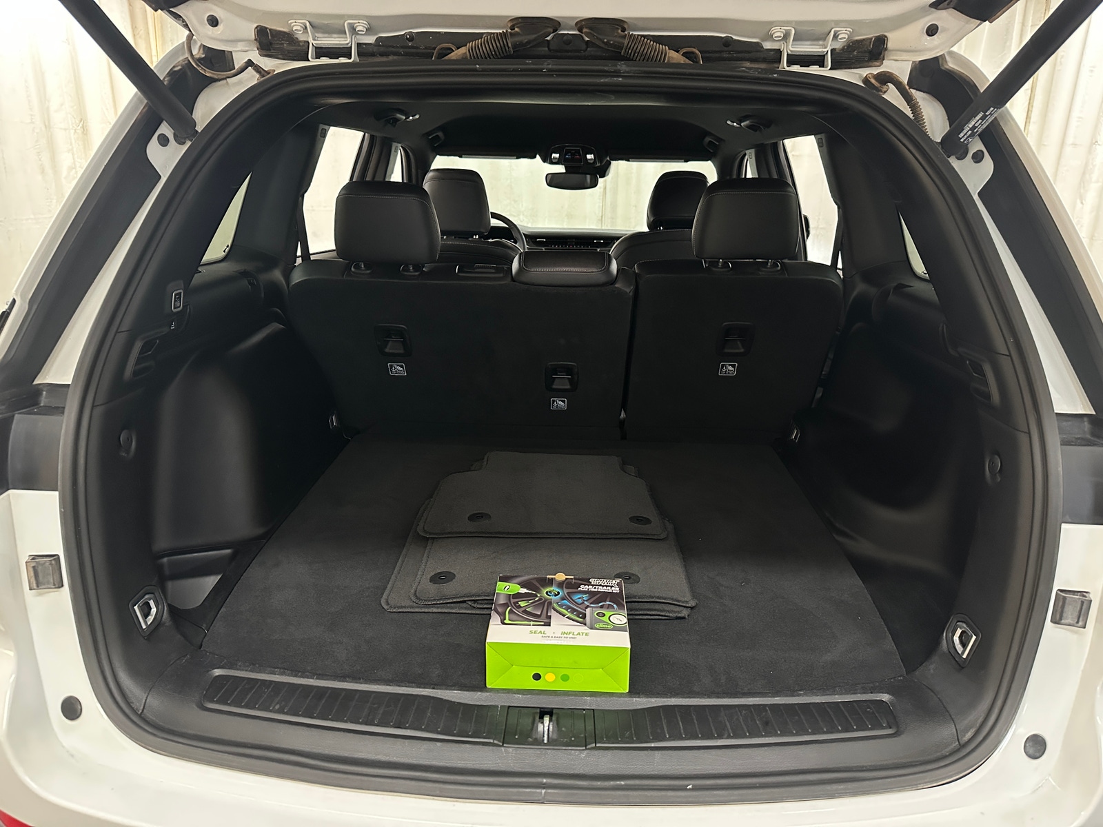 Thumbnail: 2024 Jeep Grand Cherokee - 6