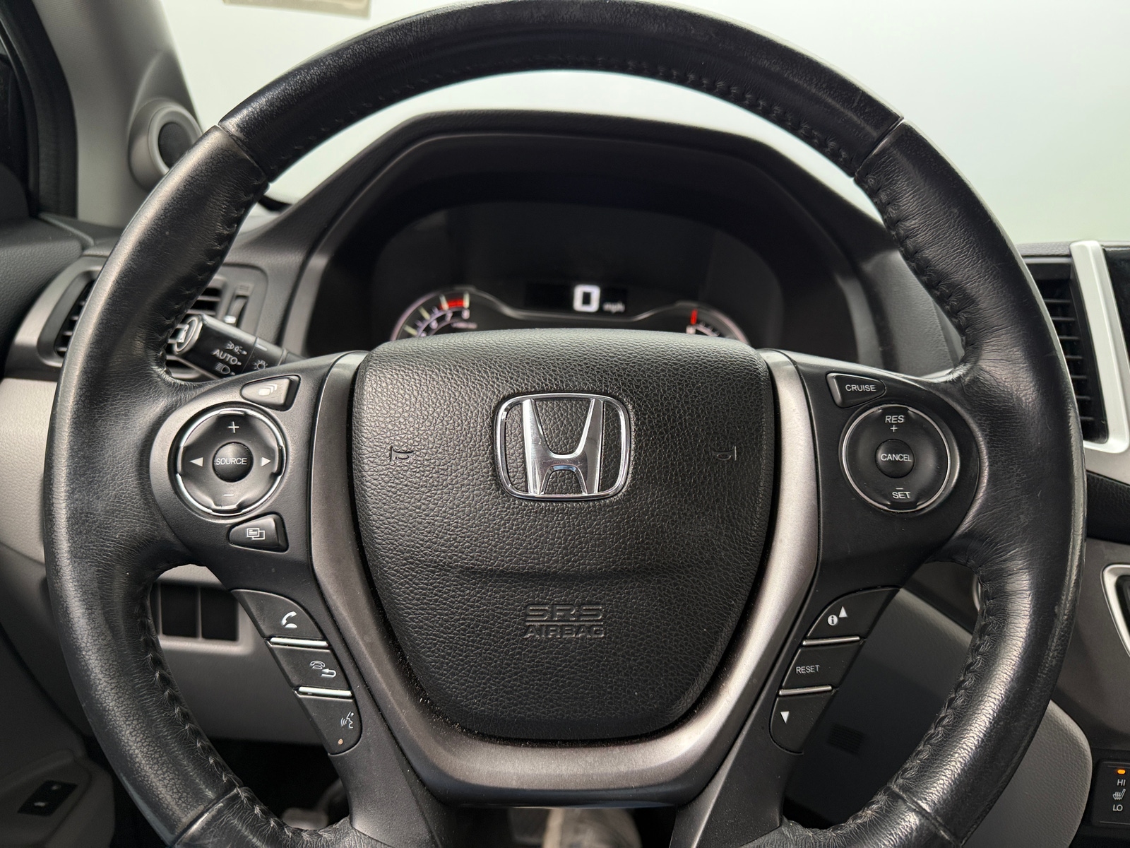 Thumbnail: 2017 Honda Pilot - 4