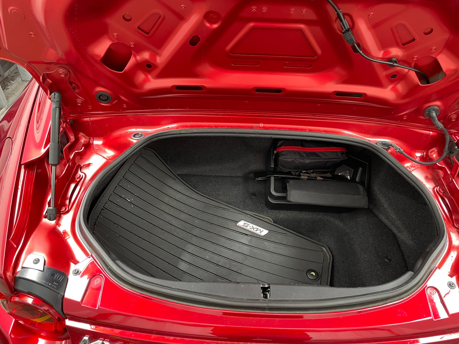 Thumbnail: 2018 Mazda MX-5 Miata - 5