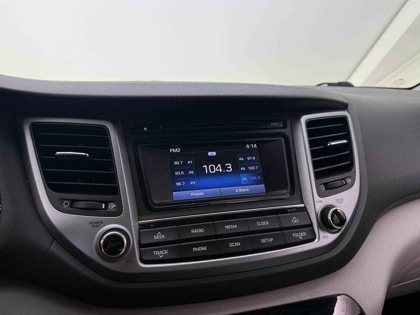 Thumbnail: 2017 Hyundai Tucson - 4