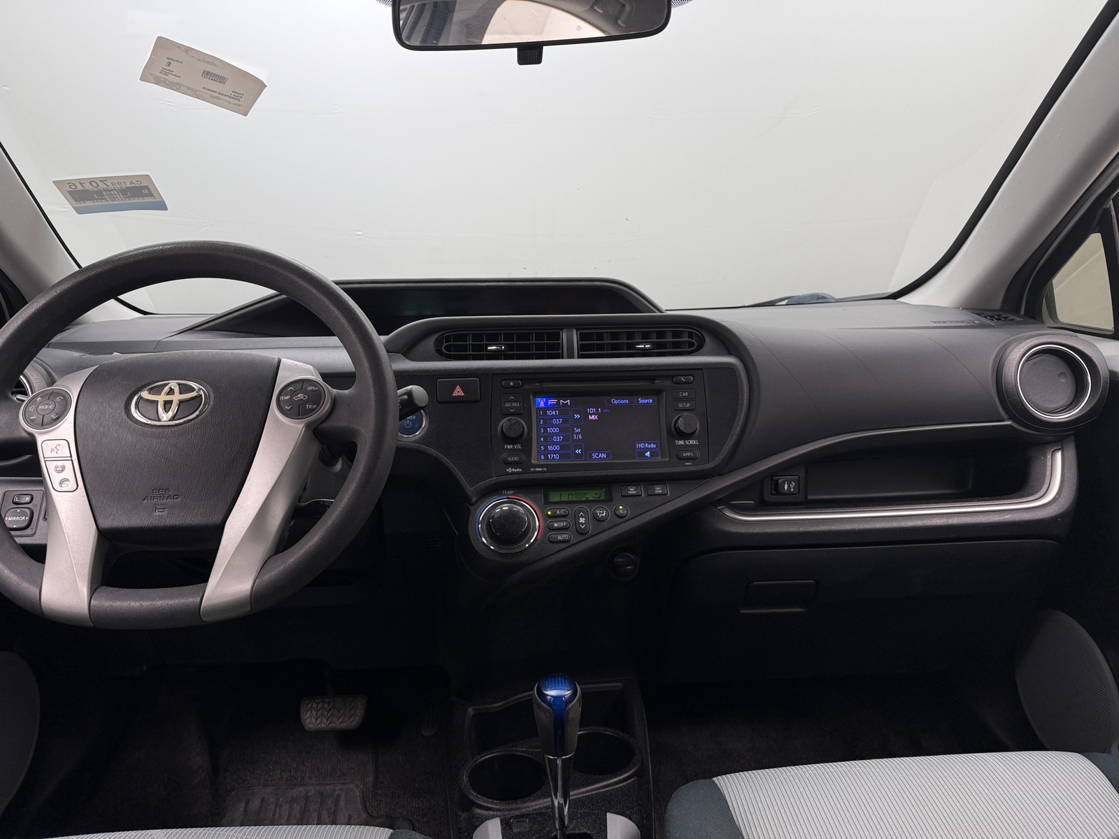 Thumbnail: 2014 Toyota Prius c - 3