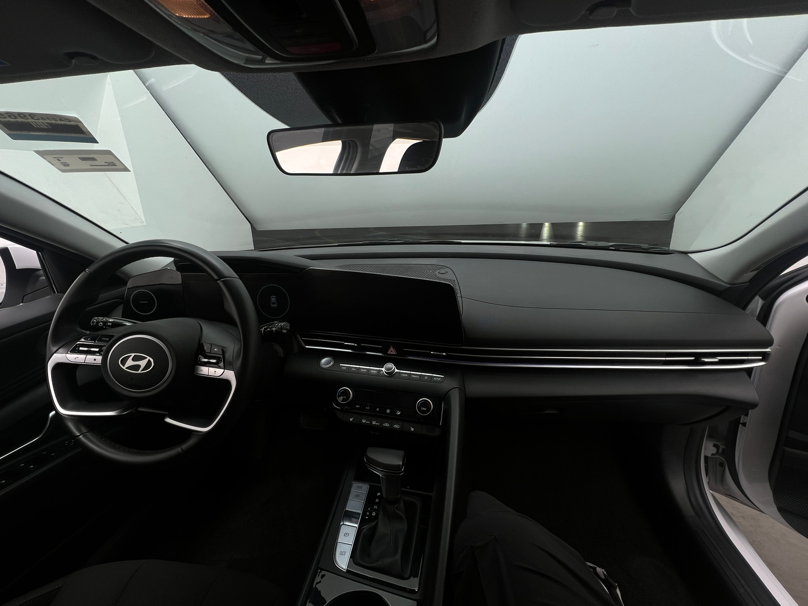 Thumbnail: 2025 Hyundai Elantra - 3