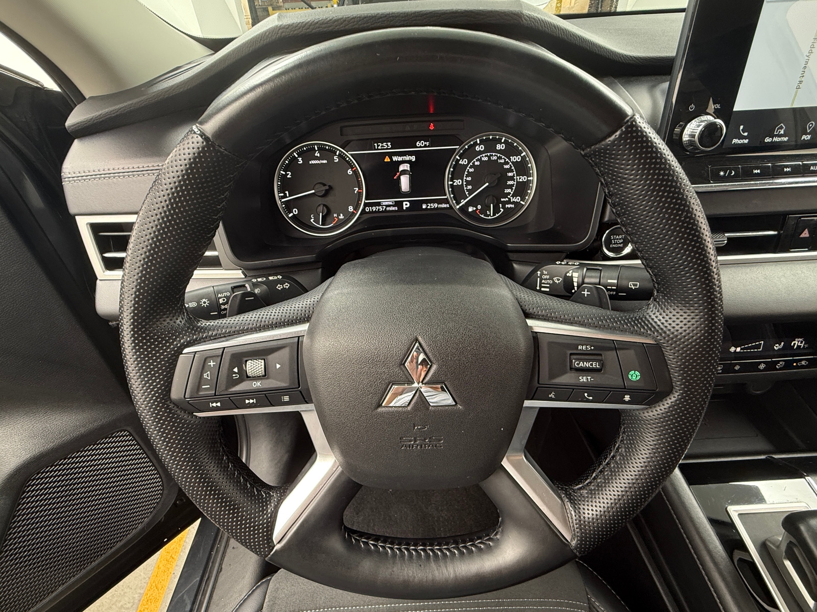 Thumbnail: 2024 Mitsubishi Outlander - 4