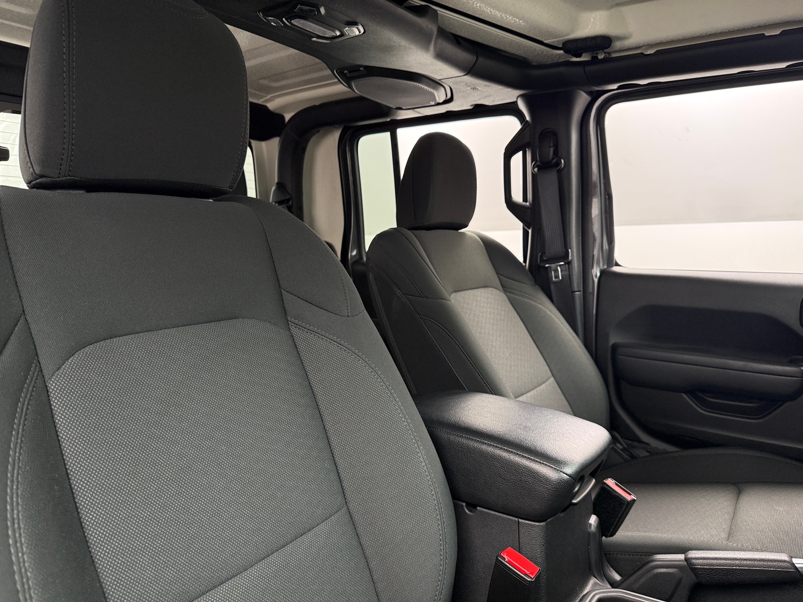 Thumbnail: 2022 Jeep Gladiator - 2