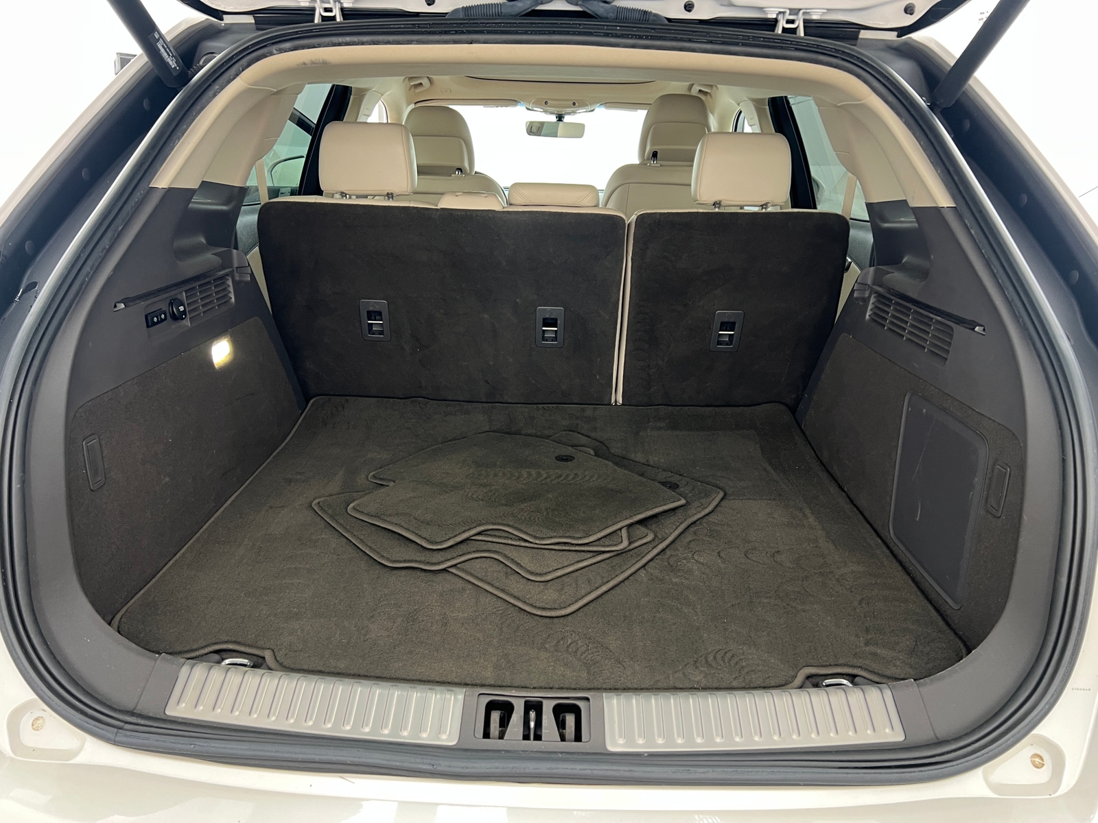 Thumbnail: 2019 Lincoln Nautilus - 6