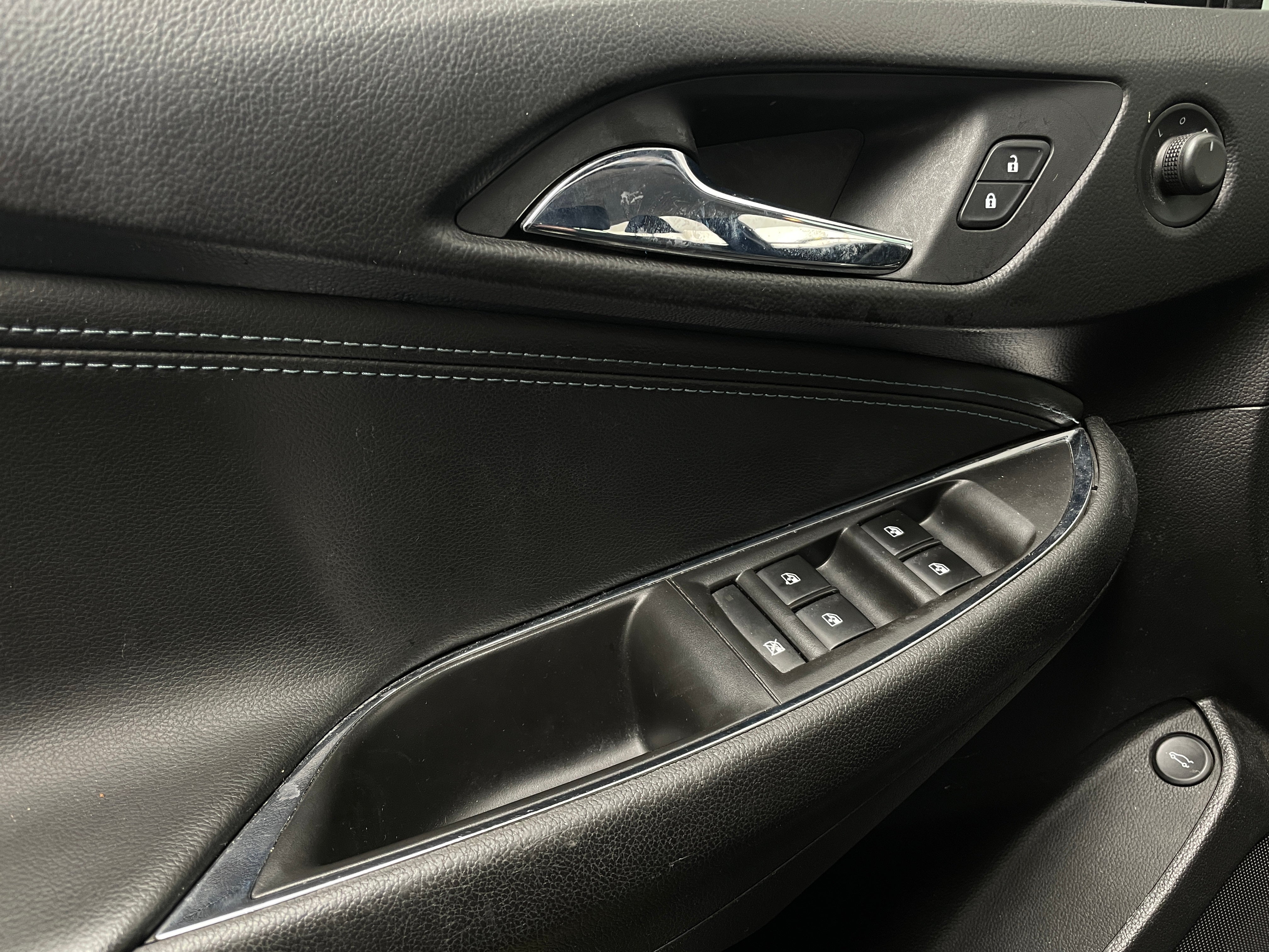 Used 2016 Chevrolet Cruze Premier with VIN 1G1BG5SMXG7282613 for sale in Oak Creek, WI