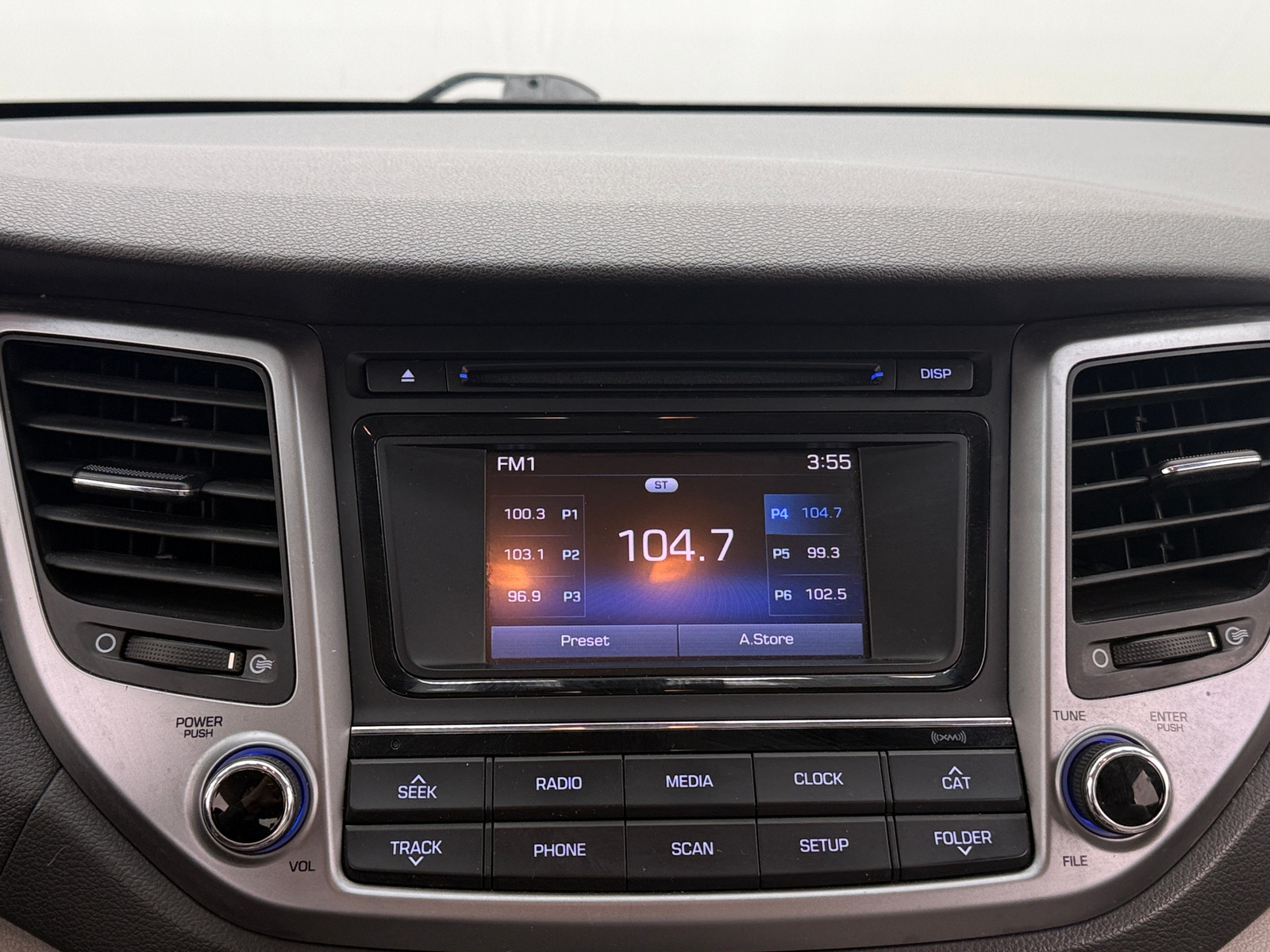 Thumbnail: 2016 Hyundai Tucson - 4