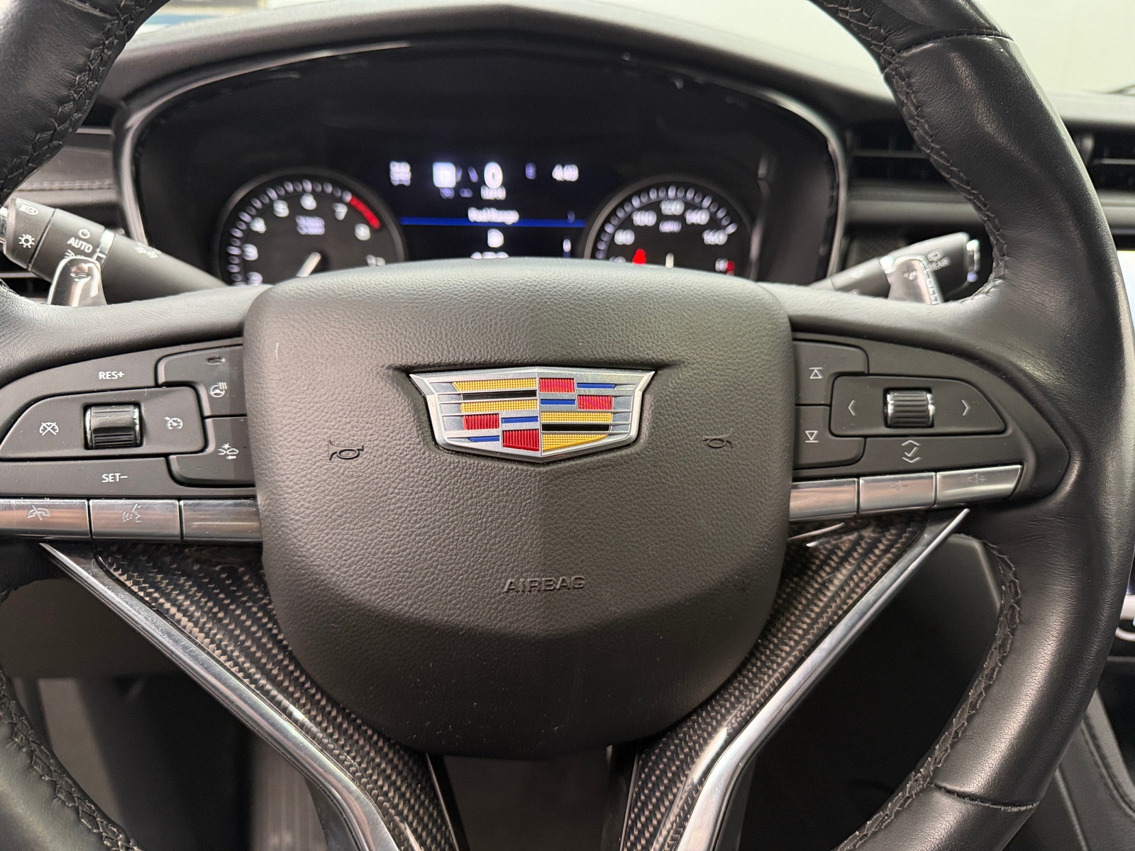 Thumbnail: 2024 Cadillac XT6 - 4