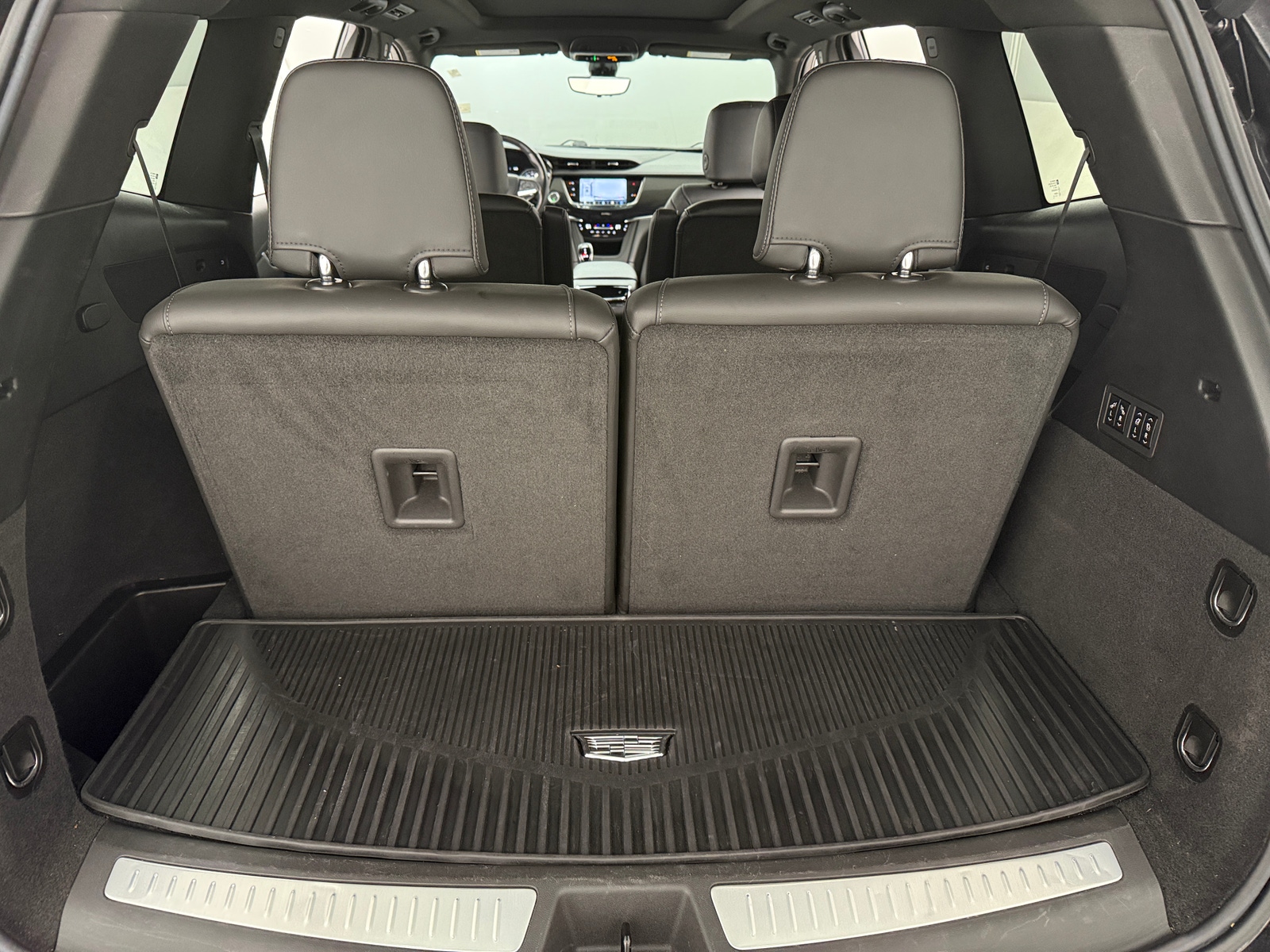 Thumbnail: 2024 Cadillac XT6 - 6