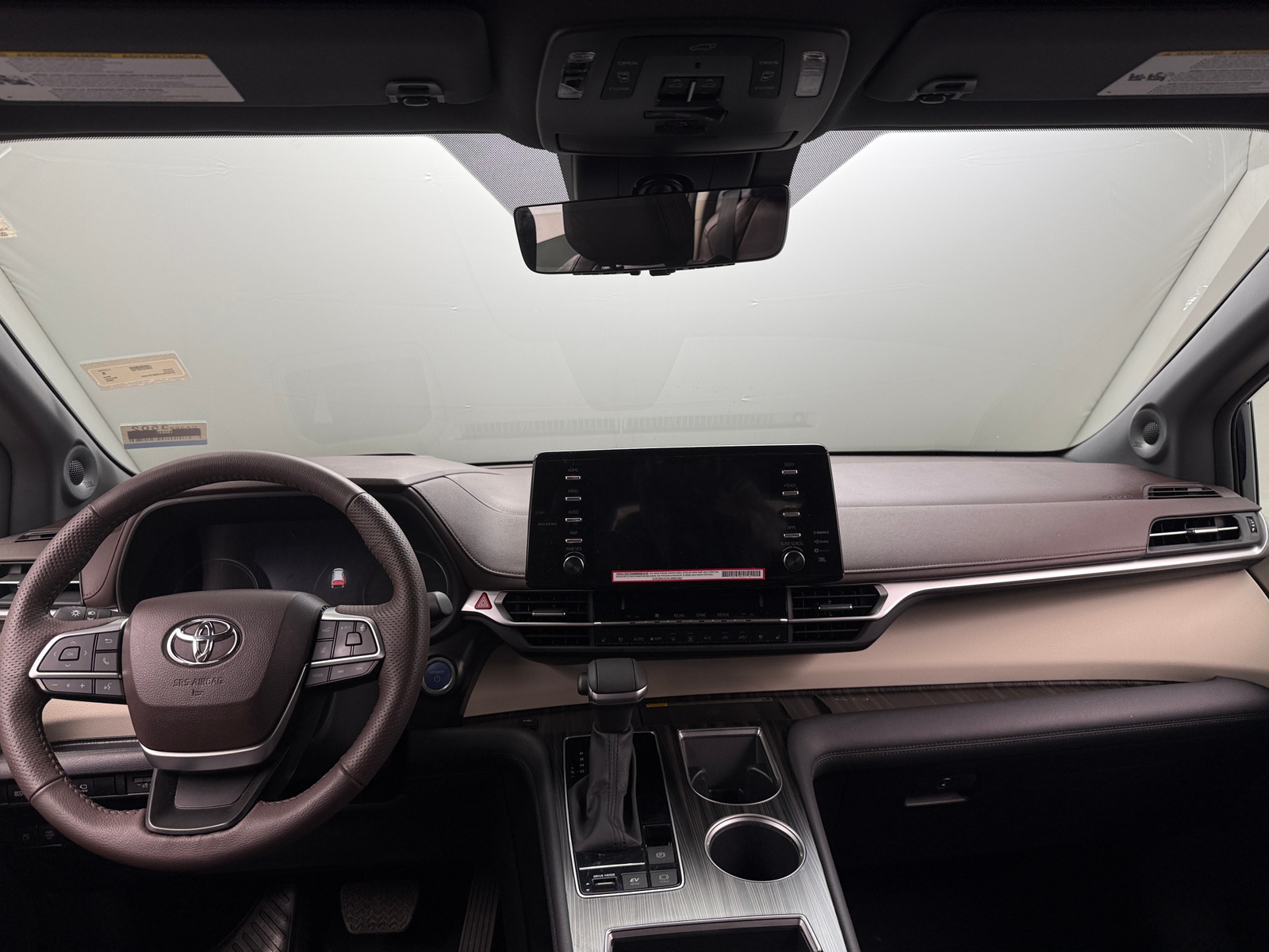 Thumbnail: 2024 Toyota Sienna - 2