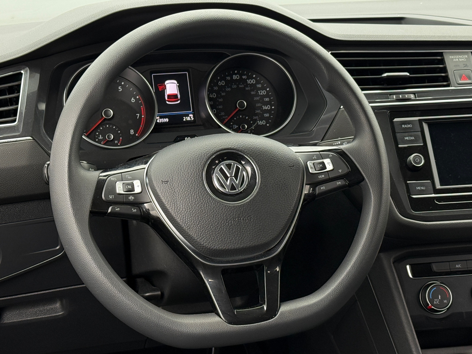 Thumbnail: 2021 Volkswagen Tiguan - 5