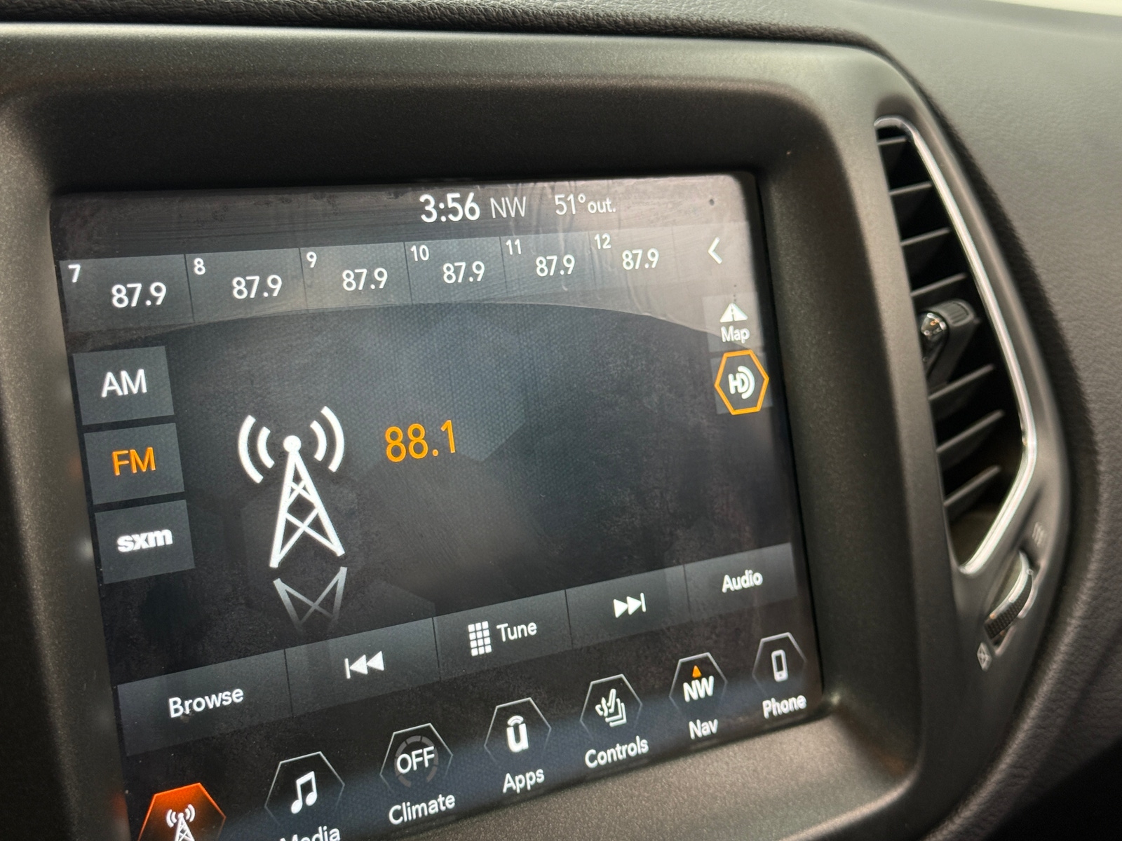 Thumbnail: 2017 Jeep Compass - 4