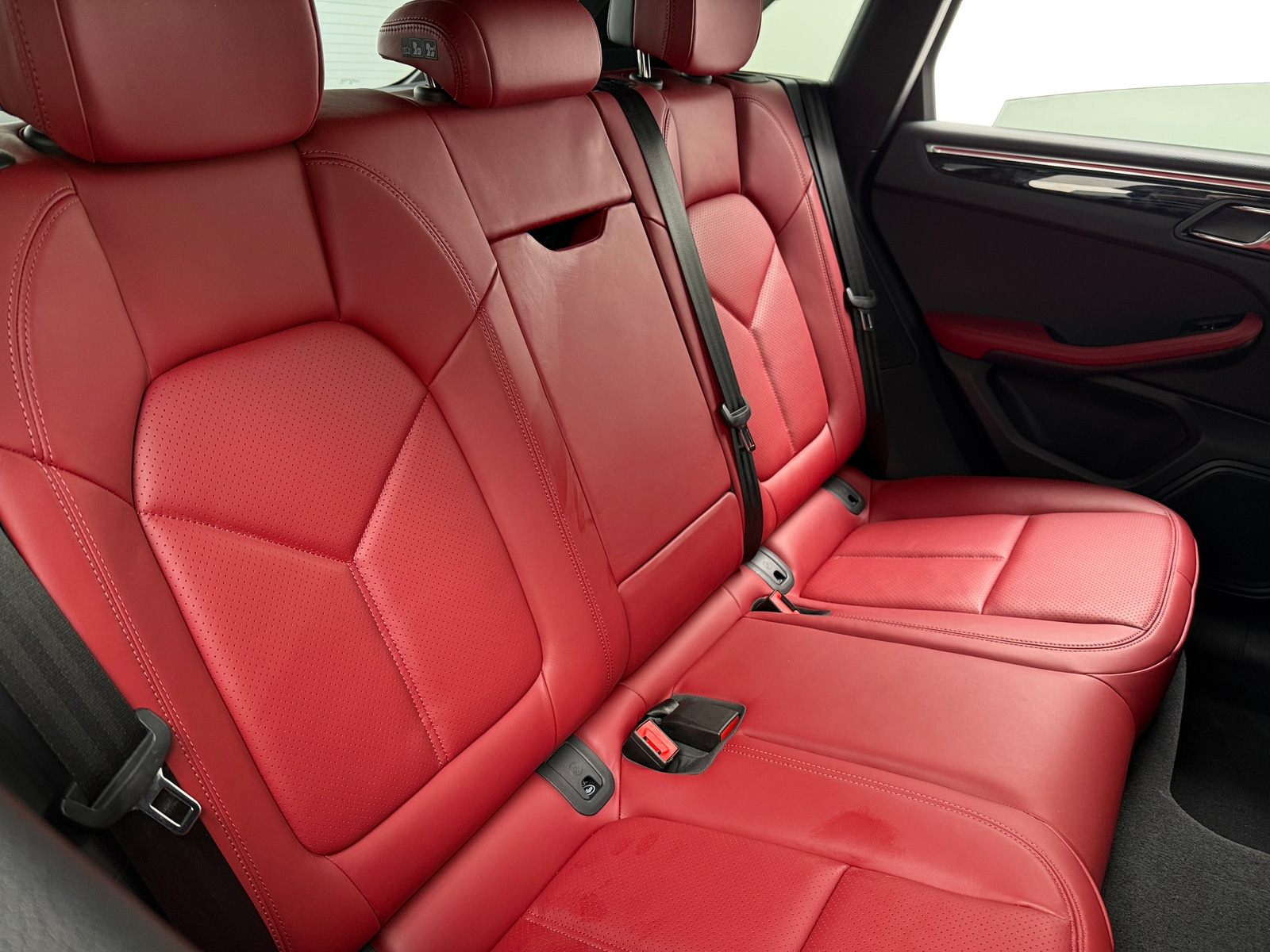 Thumbnail: 2023 Porsche Macan - 5