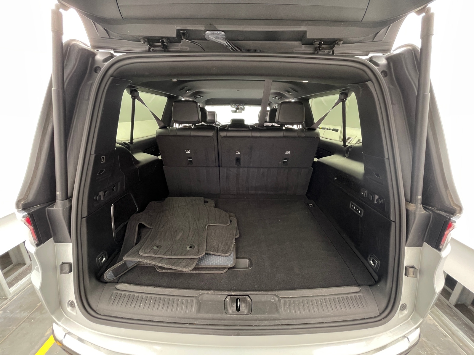 Thumbnail: 2023 Jeep Wagoneer - 6