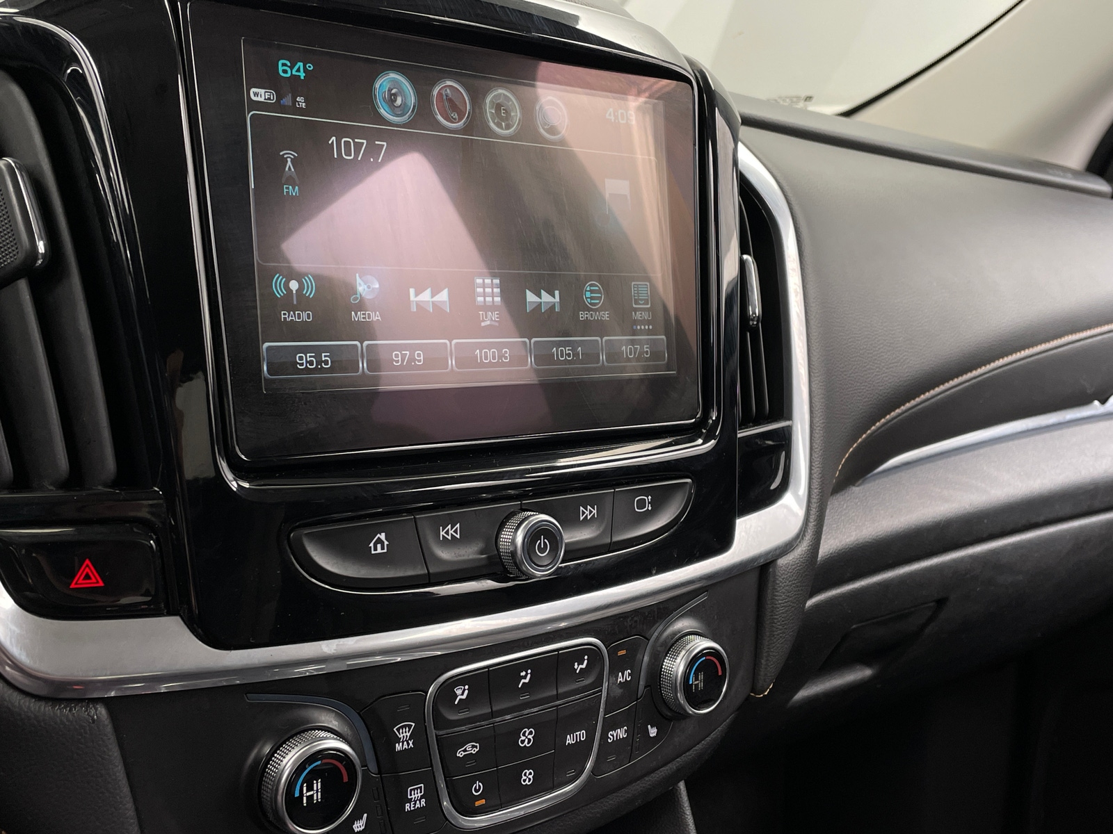 Thumbnail: 2019 Chevrolet Traverse - 4