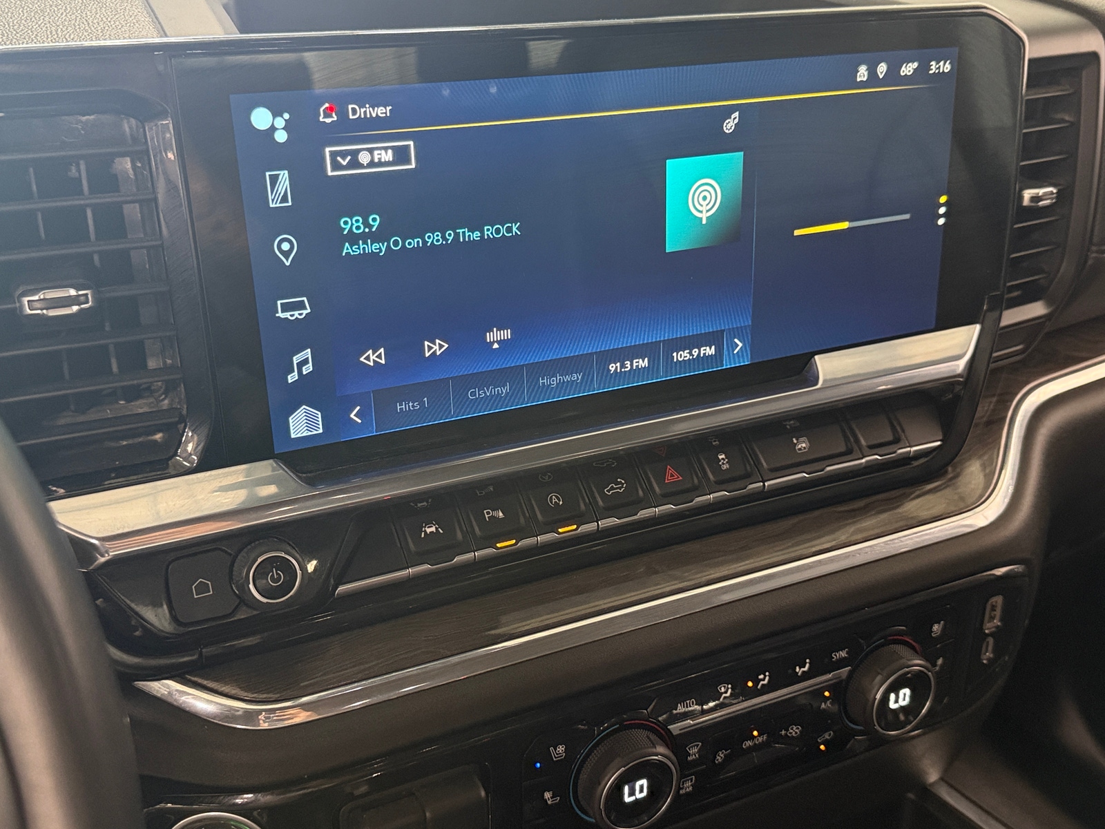 Thumbnail: 2023 Chevrolet Silverado 1500 - 3