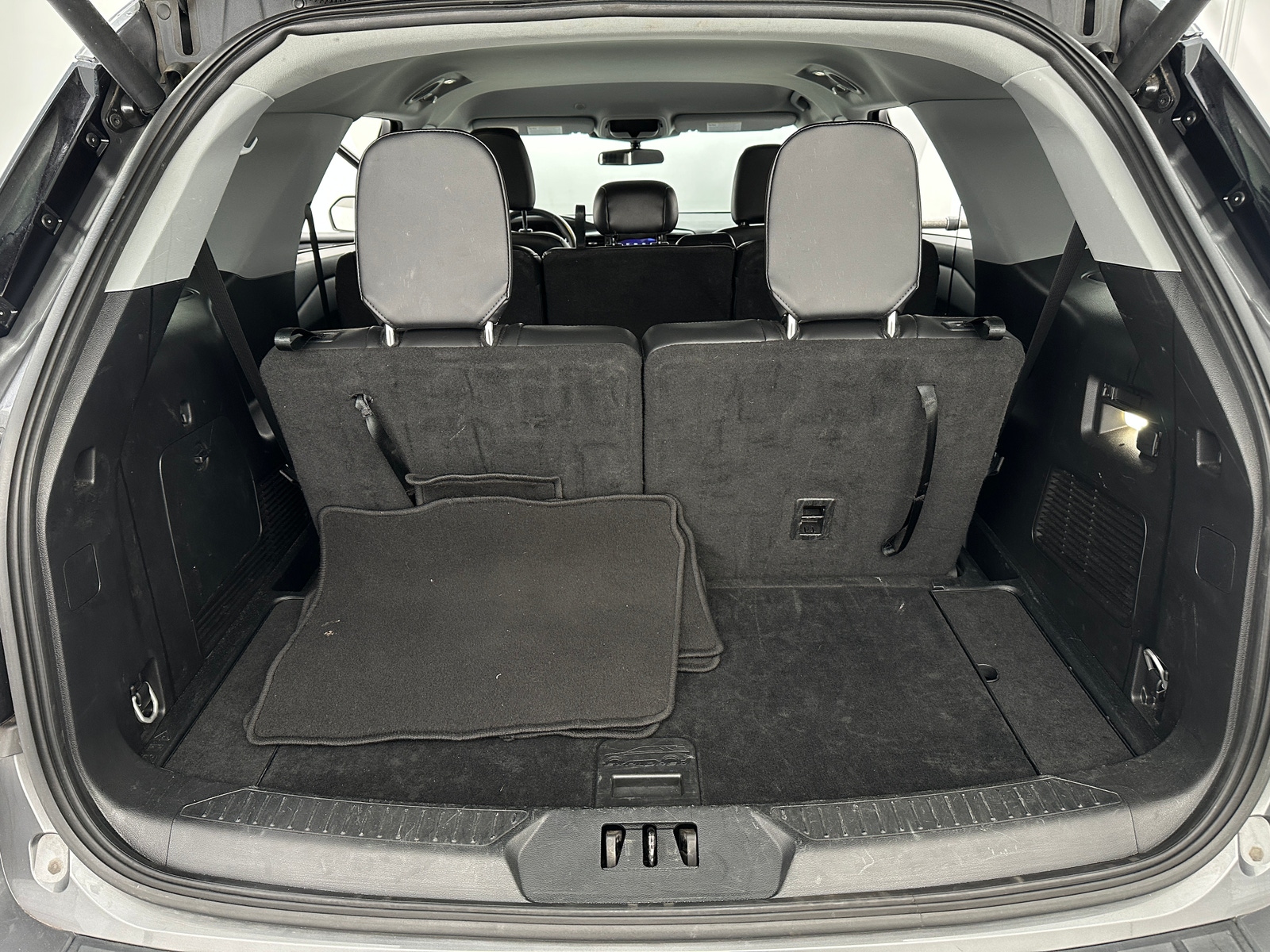 Thumbnail: 2023 Ford Explorer - 7