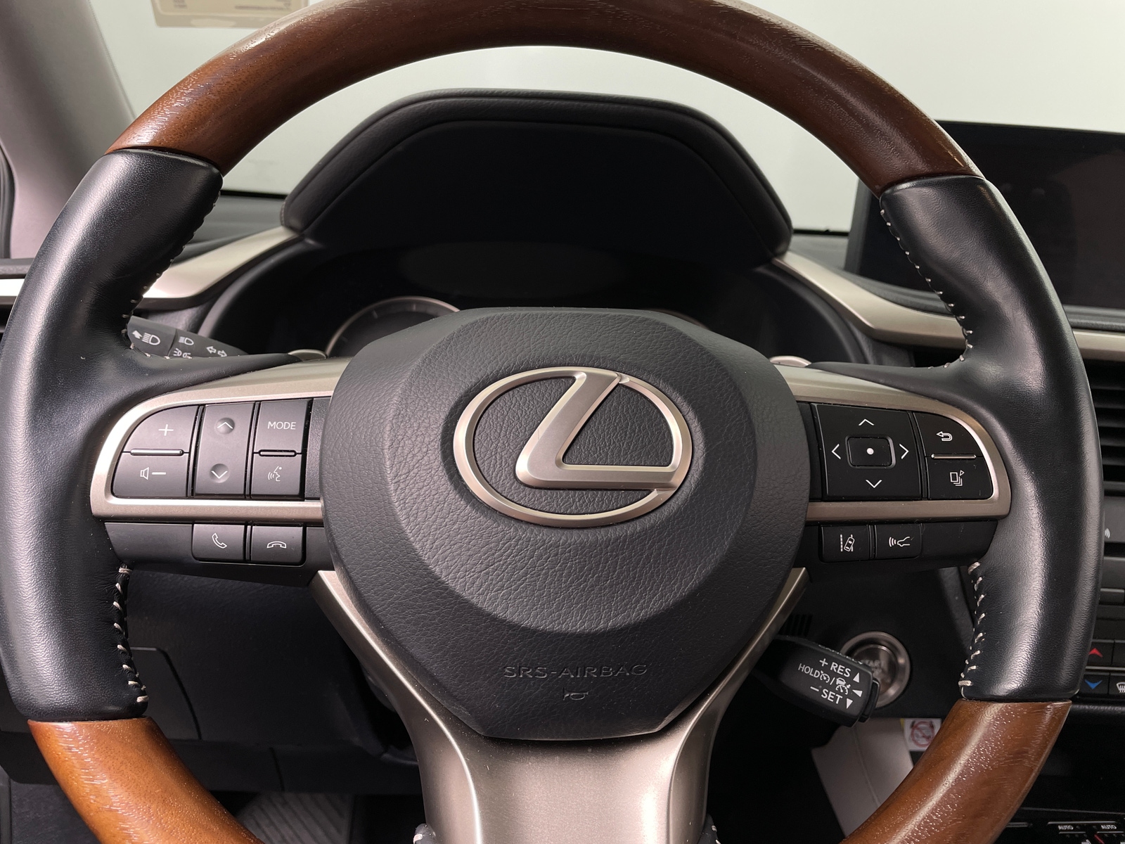Thumbnail: 2021 Lexus RX - 4