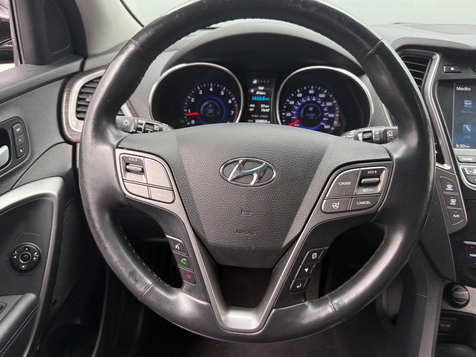 Thumbnail: 2016 Hyundai Santa Fe - 4